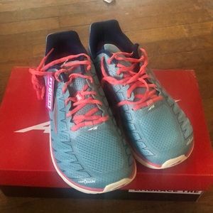 Altra Womens One V3 Sneakers - Size 9